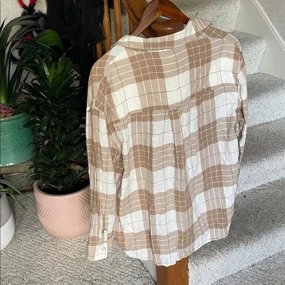 American Eagle Outfitters This Feels Seriously Lived In Fall Plaid Flannel - Picture 6 of 13